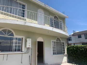 Venta Casa independiente CONOCOTO  en Sta. Monica a dos cuadras de Abdon Calderon y Ponce Enriquez