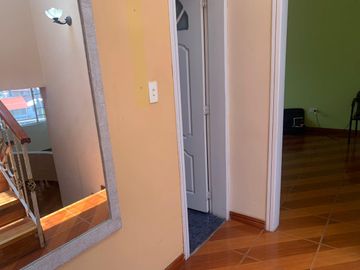 Venta Casa independiente CONOCOTO  en Sta. Monica a dos cuadras de Abdon Calderon y Ponce Enriquez