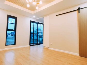 For Sale Newly Built Majestic Design 3 Storey House in Greenwoods Executive Village