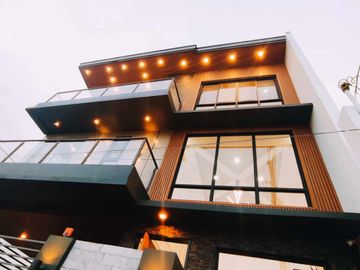 For Sale Newly Built Majestic Design 3 Storey House in Greenwoods Executive Village