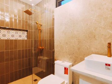 For Sale Newly Built Majestic Design 3 Storey House in Greenwoods Executive Village