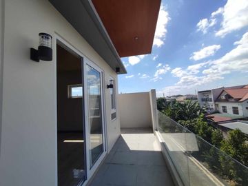 For Sale Newly Made Elegant Modern 3 storey House in Greenwoods Executive Village