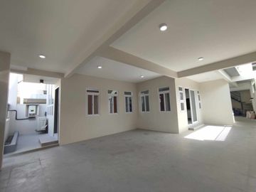 For Sale Newly Made Elegant Modern 3 storey House in Greenwoods Executive Village