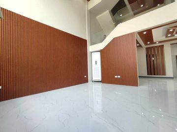 For Sale Newly Made Elegant Modern 3 storey House in Greenwoods Executive Village