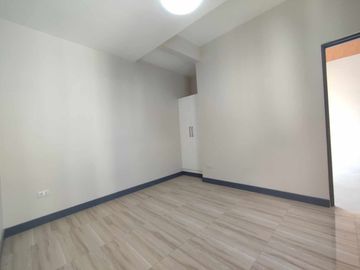 For Sale Newly Made Elegant Modern 3 storey House in Greenwoods Executive Village