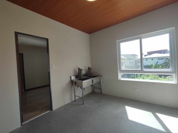 For Sale Newly Made Elegant Modern 3 storey House in Greenwoods Executive Village