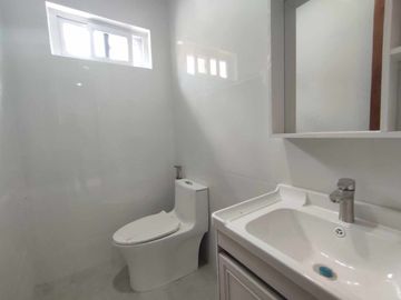 For Sale Newly Made Elegant Modern 3 storey House in Greenwoods Executive Village