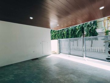 For Sale Newly Built Glamorous Modern 2 storey House in Greenwoods Executive Village