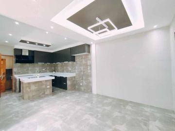 For Sale Newly Built Glamorous Modern 2 storey House in Greenwoods Executive Village