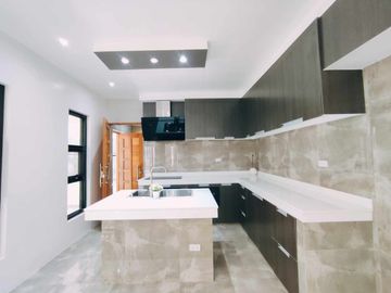 For Sale Newly Built Glamorous Modern 2 storey House in Greenwoods Executive Village