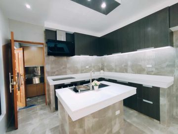 For Sale Newly Built Glamorous Modern 2 storey House in Greenwoods Executive Village
