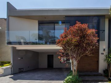 CASA NUEVA en VENTA, CLÚSTER 8 8 8, LOMAS de ANGELOPOLIS 1a Sección