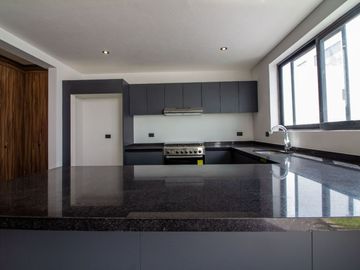 CASA NUEVA en VENTA, CLÚSTER 8 8 8, LOMAS de ANGELOPOLIS 1a Sección