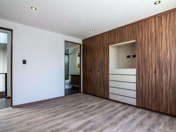 CASA NUEVA en VENTA, CLÚSTER 8 8 8, LOMAS de ANGELOPOLIS 1a Sección