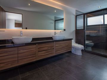 CASA NUEVA en VENTA, CLÚSTER 8 8 8, LOMAS de ANGELOPOLIS 1a Sección
