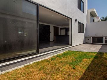 CASA NUEVA en VENTA, CLÚSTER 8 8 8, LOMAS de ANGELOPOLIS 1a Sección