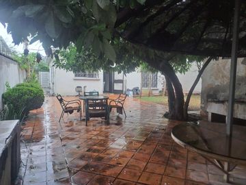 CASA EN VENTA  3 RECAMARAS COLONIA LIBERTAD GUADALUPE MUY AMPLIA EXCELENTE UBICACION