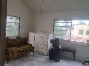 CASA EN VENTA  3 RECAMARAS COLONIA LIBERTAD GUADALUPE MUY AMPLIA EXCELENTE UBICACION