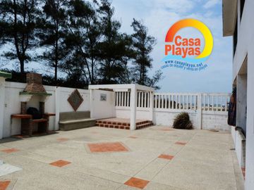 Venta de Remate Casa Grande en Playas con Vista Al Mar, Via a Data Posorja
