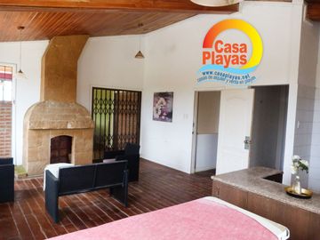 Venta de Remate Casa Grande en Playas con Vista Al Mar, Via a Data Posorja