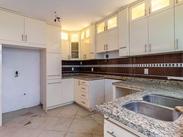CASA EN VENTA EN CHAMILPA, CUERNAVACA NORTE, CON ALBERCA Y JACUZZI
