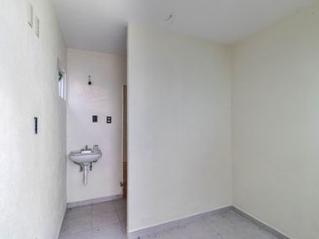 CASA EN VENTA EN CHAMILPA, CUERNAVACA NORTE, CON ALBERCA Y JACUZZI