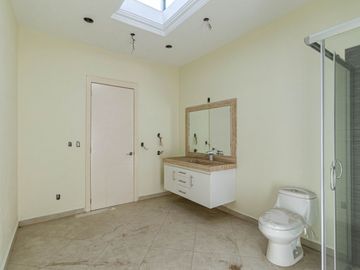 CASA EN VENTA EN CHAMILPA, CUERNAVACA NORTE, CON ALBERCA Y JACUZZI