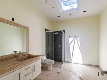 CASA EN VENTA EN CHAMILPA, CUERNAVACA NORTE, CON ALBERCA Y JACUZZI