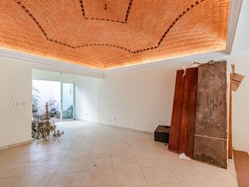 CASA EN VENTA EN CHAMILPA, CUERNAVACA NORTE, CON ALBERCA Y JACUZZI
