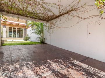 CASA EN VENTA EN CHAMILPA, CUERNAVACA NORTE, CON ALBERCA Y JACUZZI