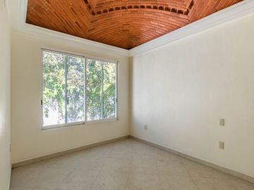 CASA EN VENTA EN CHAMILPA, CUERNAVACA NORTE, CON ALBERCA Y JACUZZI