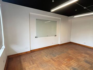 Amplio Departamento Modificado Para Oficina En Merced