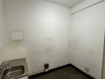 Amplio Departamento Modificado Para Oficina En Merced