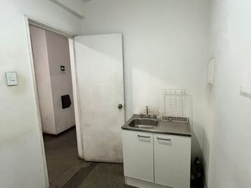 Amplio Departamento Modificado Para Oficina En Merced