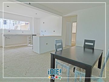 En Venta: Terreno con edificio Gray Stage - 4 plantas de altura