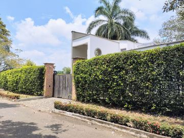 VENDO CASA EN LA MORADA A LAS AFUERAS DE CALI VALLE DEL CAUCA