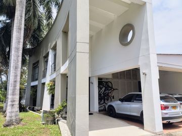 VENDO CASA EN LA MORADA A LAS AFUERAS DE CALI VALLE DEL CAUCA