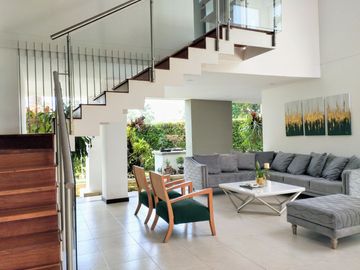 VENDO CASA EN LA MORADA A LAS AFUERAS DE CALI VALLE DEL CAUCA