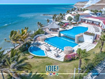 Casa de 3 dormitorios en venta, en urbanización Ciudad del Mar, Manta, Ecuador