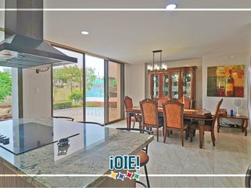 Casa de 3 dormitorios en venta, en urbanización Ciudad del Mar, Manta, Ecuador