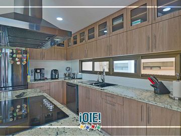 Casa de 3 dormitorios en venta, en urbanización Ciudad del Mar, Manta, Ecuador