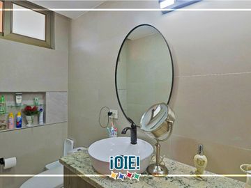 Casa de 3 dormitorios en venta, en urbanización Ciudad del Mar, Manta, Ecuador