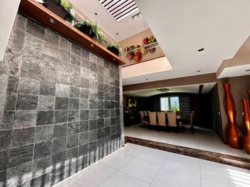 CASA DE LUJO EN VENTA, FRACC EL MANANTIAL