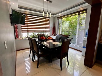 CASA DE LUJO EN VENTA, FRACC EL MANANTIAL