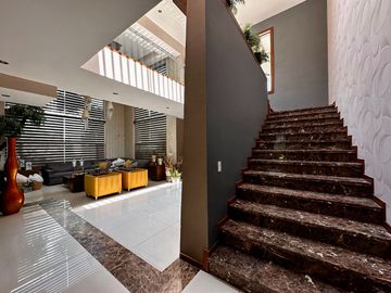 CASA DE LUJO EN VENTA, FRACC EL MANANTIAL