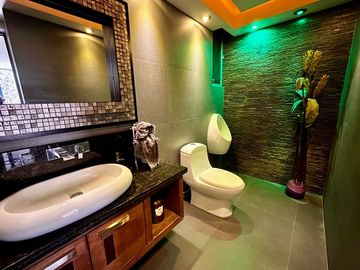 CASA DE LUJO EN VENTA, FRACC EL MANANTIAL