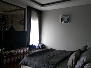 DISEWAKAN RUMAH MEWAH MINIMALIS MODERN SEMIFURNISH @ KOMPLEK SETRADUTA BANDUNG