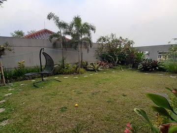 DISEWAKAN RUMAH MEWAH MINIMALIS MODERN SEMIFURNISH @ KOMPLEK SETRADUTA BANDUNG