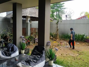DISEWAKAN RUMAH MEWAH MINIMALIS MODERN SEMIFURNISH @ KOMPLEK SETRADUTA BANDUNG