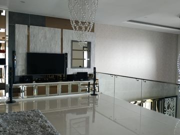 DISEWAKAN RUMAH MEWAH MINIMALIS MODERN SEMIFURNISH @ KOMPLEK SETRADUTA BANDUNG